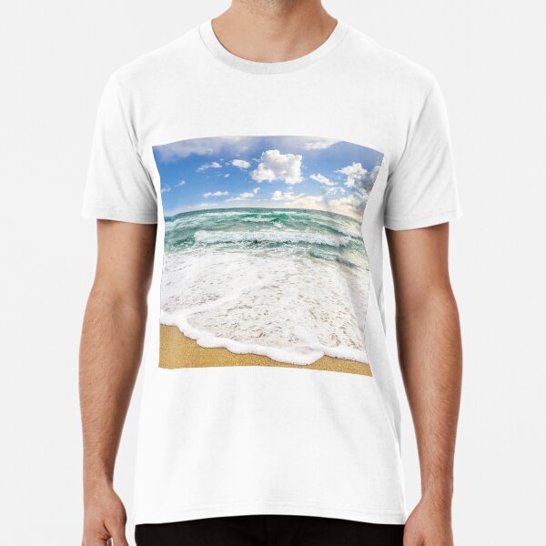 sea waves breaking on the sandy beach Premium T-Shirt