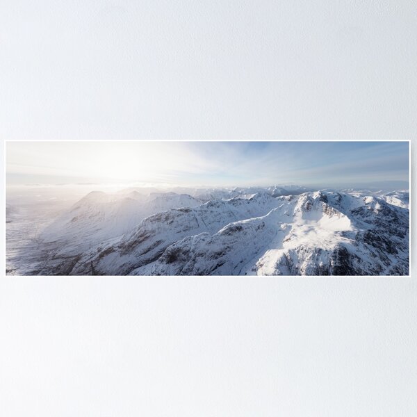 Aperçu de l'œuvre Three sisters mountains in winter snow glen coe glencoe scotland aerial créée et vendue par panoverse.