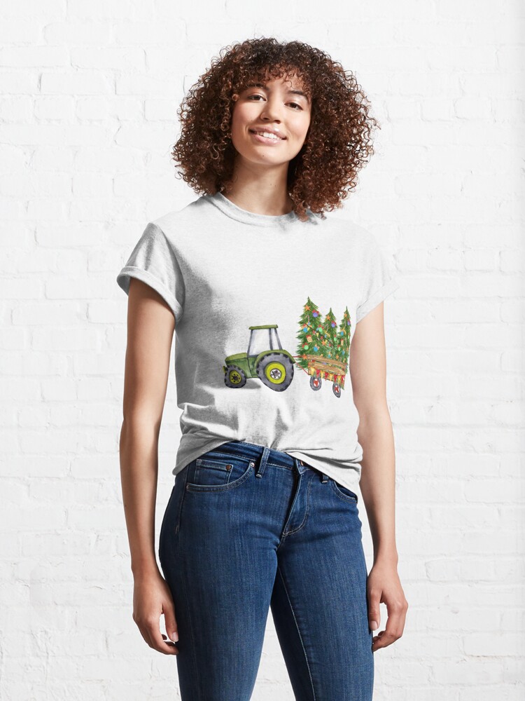 Discover Tracteur De Ferme De Noël T-Shirt