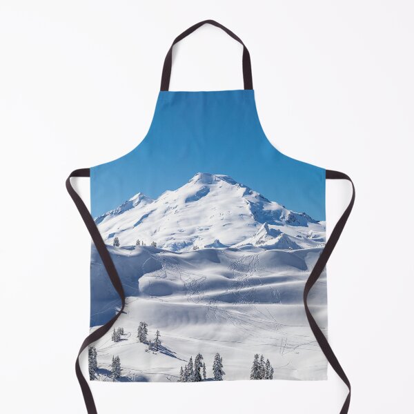 Artikelvorschau, Muster von Ski- und Snowboardspuren im Backcountry-Schnee am Mount Baker entworfen und verkauft von Open Range Studios.