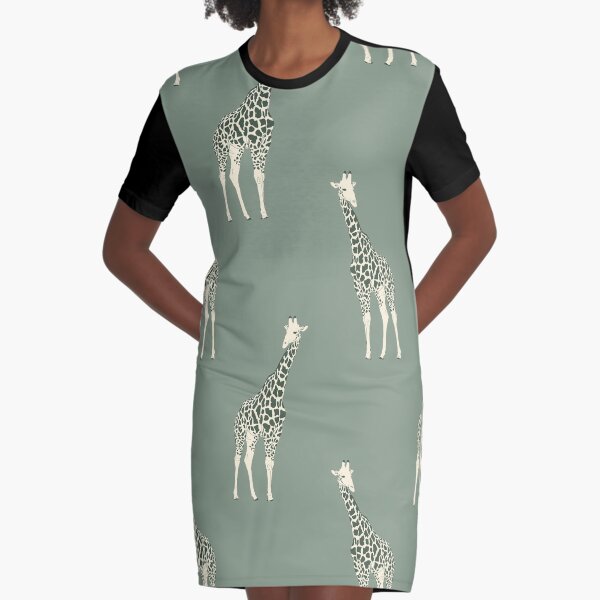 Aperçu de l'œuvre Sage Green Giraffes créée et vendue par Carolina Diaz.