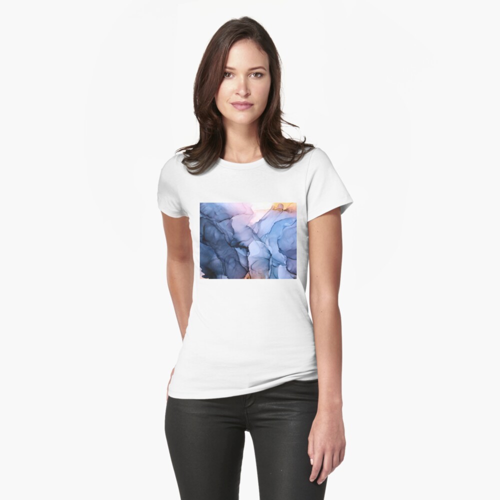 Aperçu de l'œuvre T-shirt moulant créée et vendue par LSchulz19.