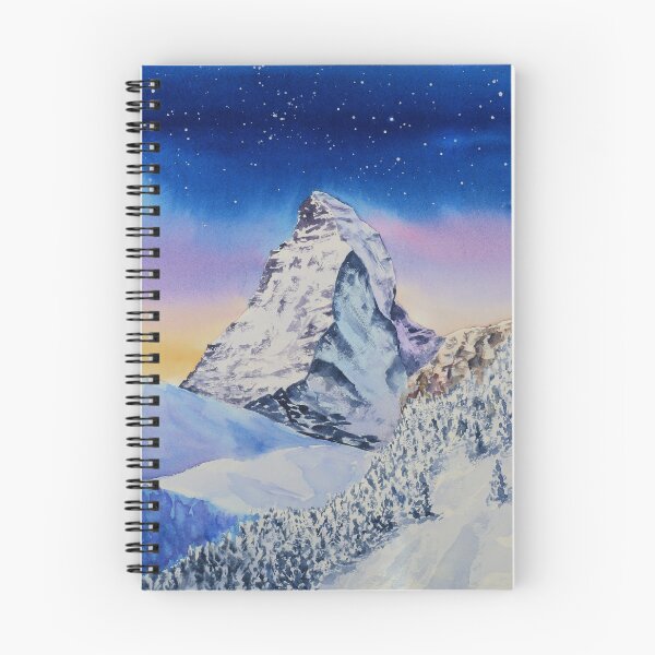 Artikelvorschau, Matterhorn-Berg im Schnee am Winterabend entworfen und verkauft von snowlynx.