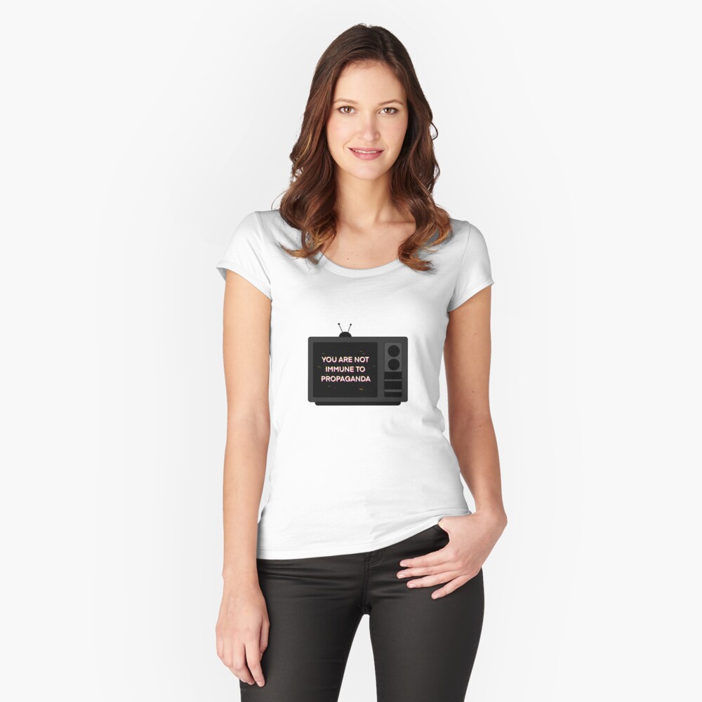 Artikel-Vorschau von Tailliertes Rundhals-Shirt, designt und verkauft von tsfea.