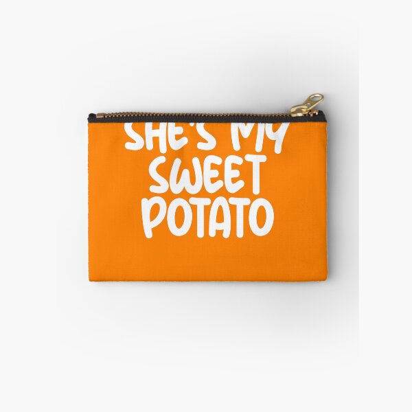 Aperçu de l'œuvre She's My Sweet Potato I Yam Matching Couple Thanksgiving Gear créée et vendue par DynamicDesign.