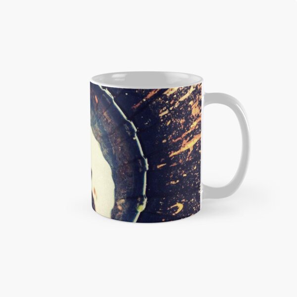 Aperçu de l'œuvre à l'intérieur d'un seau en bois créée et vendue par Francespoppy.