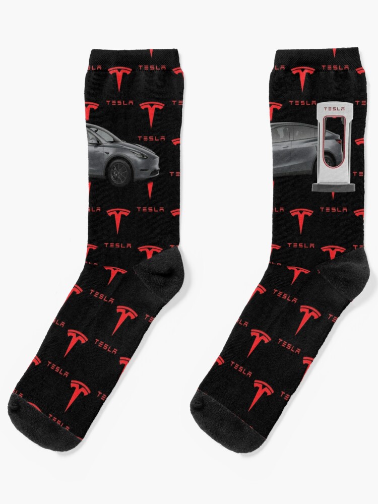 Chaussettes for Sale avec l'œuvre « Chaussettes Tesla Model Y chez  Supercharger (Gris) » de l'artiste EV-Lover
