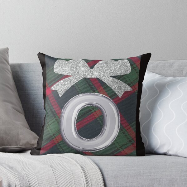 Aperçu de l'œuvre Glorieux plaid rouge et vert avec nœud scintillant et initiale bouffante-O créée et vendue par SunMoonBeyond.