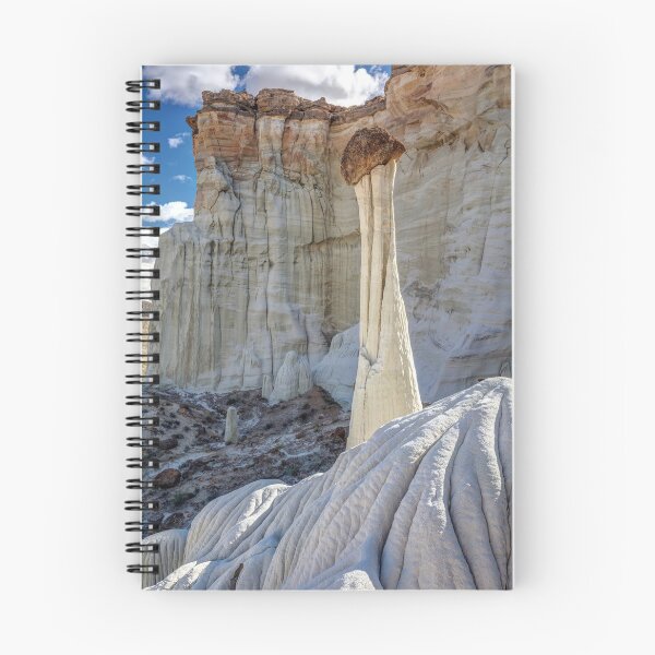 Artikelvorschau, Einsamkeit der Wahweap Hoodoos entworfen und verkauft von Pierre Leclerc Photography.