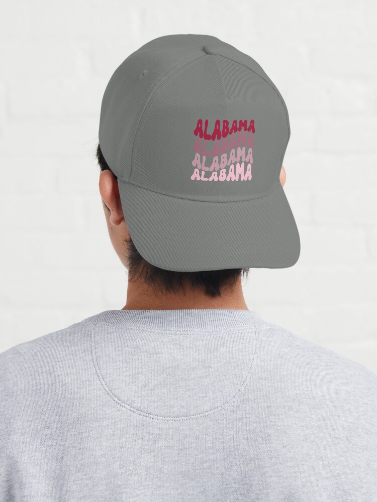 Casquette for Sale avec l'œuvre « Alabama Retro empilé » de l'artiste  van-dal