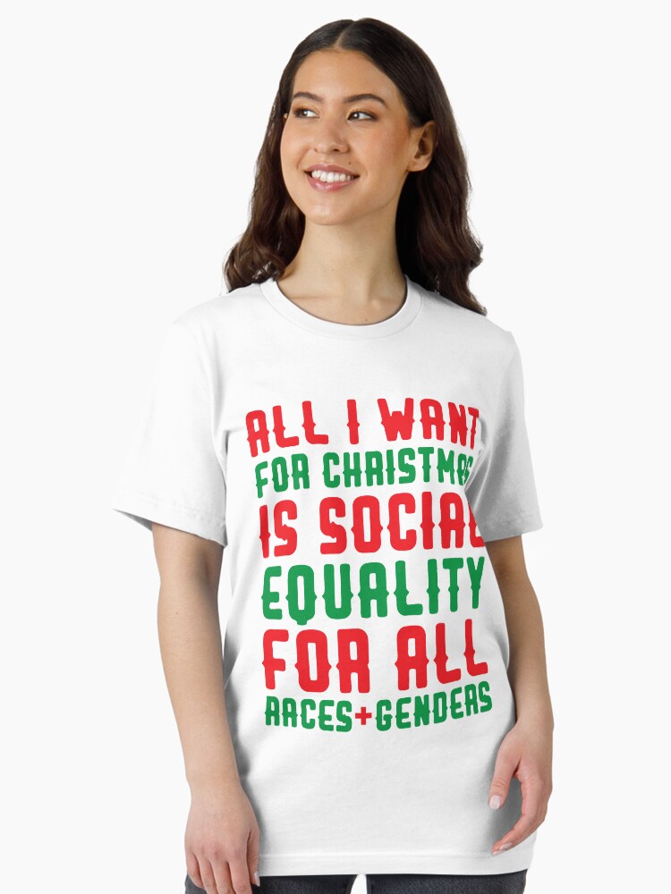 Aperçu 2 sur 7. T-shirt essentiel avec l'œuvre Tout ce que je veux pour Noël créée et vendue par kjanedesigns.