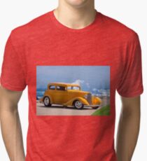 1933 Pontiac Deluxe 8 Touring Sedan IV Tri-blend T-Shirt