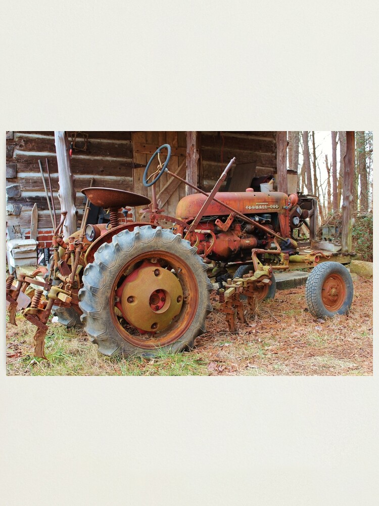 International Harvester Outstanding Farm Farmall Tractor Retro Wal Metal Sign