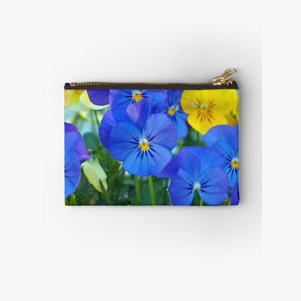 Artikelvorschau, Viola 214 entworfen und verkauft von Strawflower Oasis.