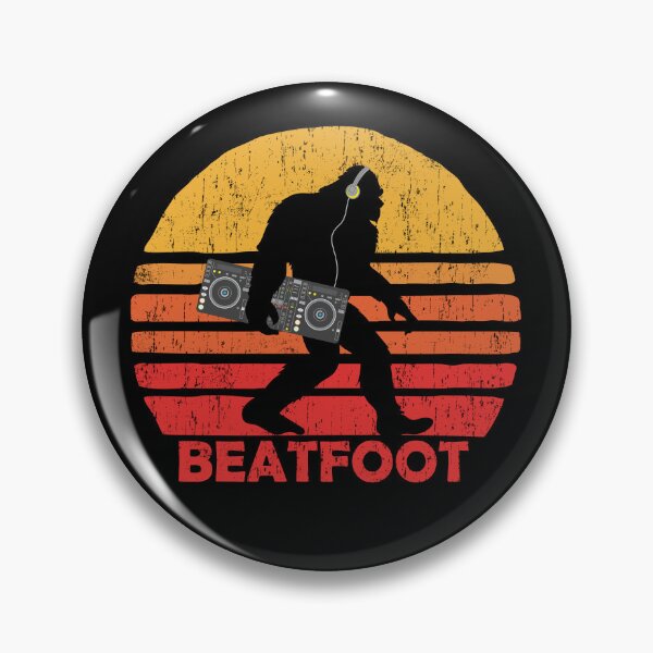 Artikelvorschau, Bigfoot DJ Beatfoot Sasquatch - Lustige DJ Grafik entworfen und verkauft von Gerdek.