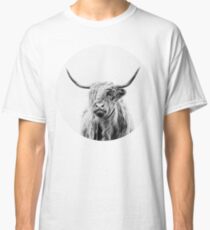 portrait of a highland cow Classic T-Shirt