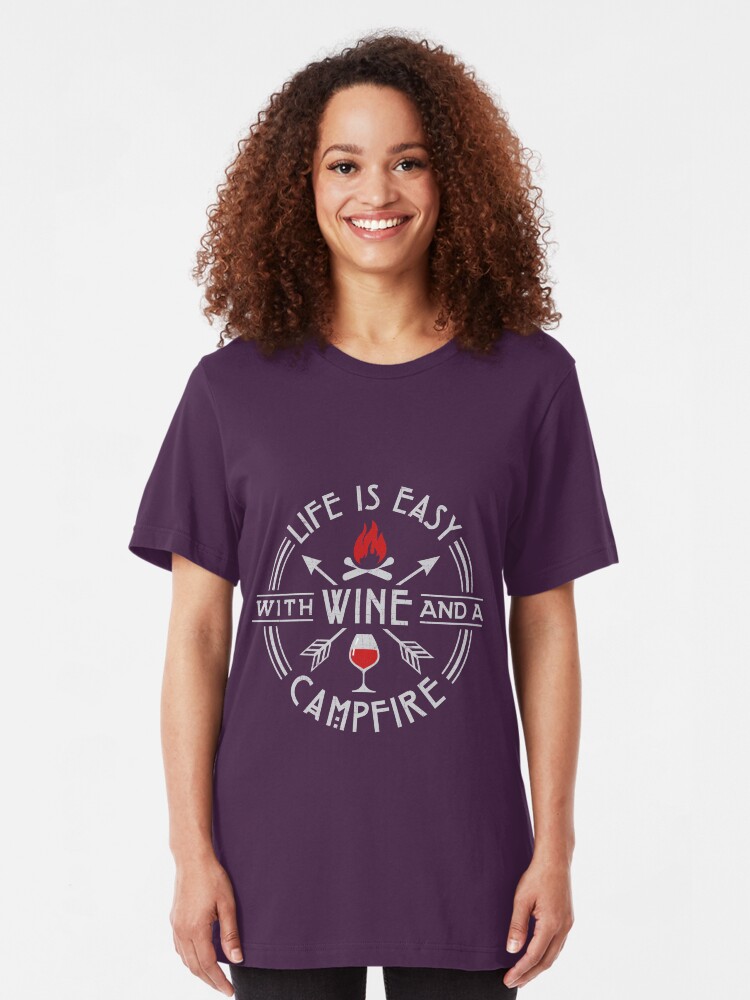 Alternative Ansicht von Camping Life Is Easy With Wine & A Campfire Gift Slim Fit T-Shirt