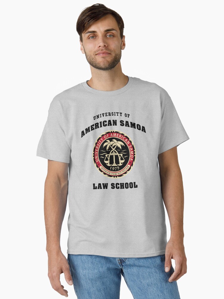 Imagen 1 de 7, Camiseta clásica con la obra BCS - Facultad de Derecho de la Universidad de Samoa Americana, diseñada y vendida por Theo-p.