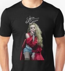 Sabrina Carpenter in CONCERT Unisex T-Shirt