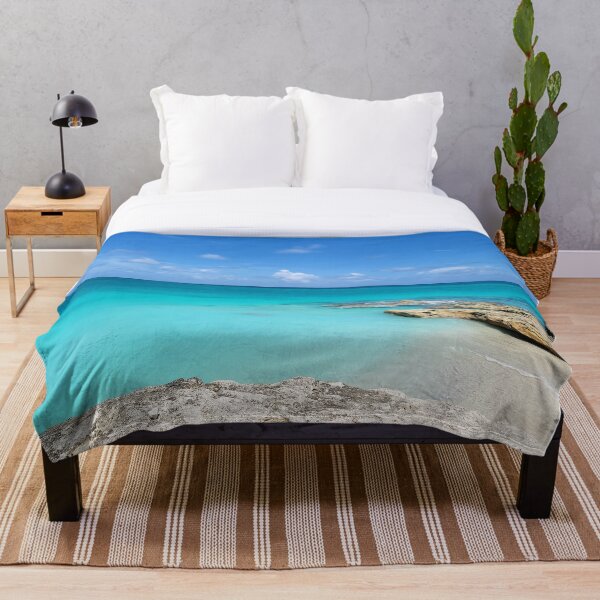 Artikelvorschau, Klarer Strand mit blauem Wasser entworfen und verkauft von Ecollections.