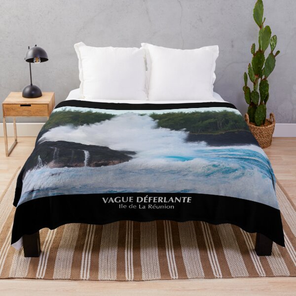 Item preview, Breaking wave in Reunion Island designed and sold by Gaël FONTAINE.