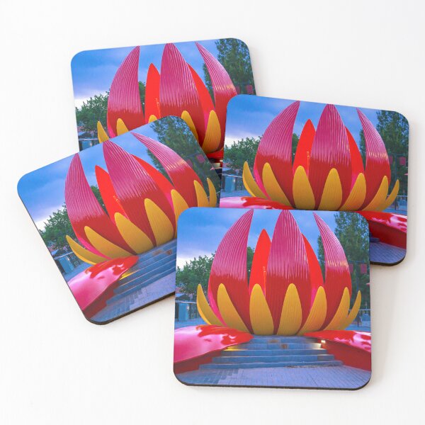 Item preview, Lirio rojo y amarillo n.° 2 recientemente renovado - Bendigo, Victoria designed and sold by Steven Jodoin.
