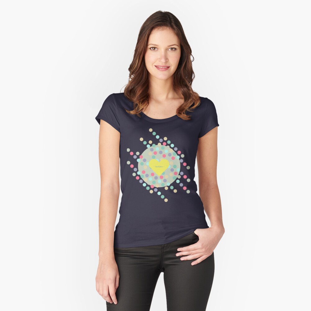 Vista previa del artículo con la obra «Camiseta entallada de cuello ancho», diseñado y vendido por AnaidZahori.