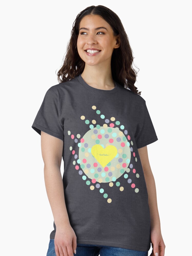 Imagen 1 de 7, Camiseta clásica con la obra Corazón en explosión, diseñada y vendida por AnaidZahori.