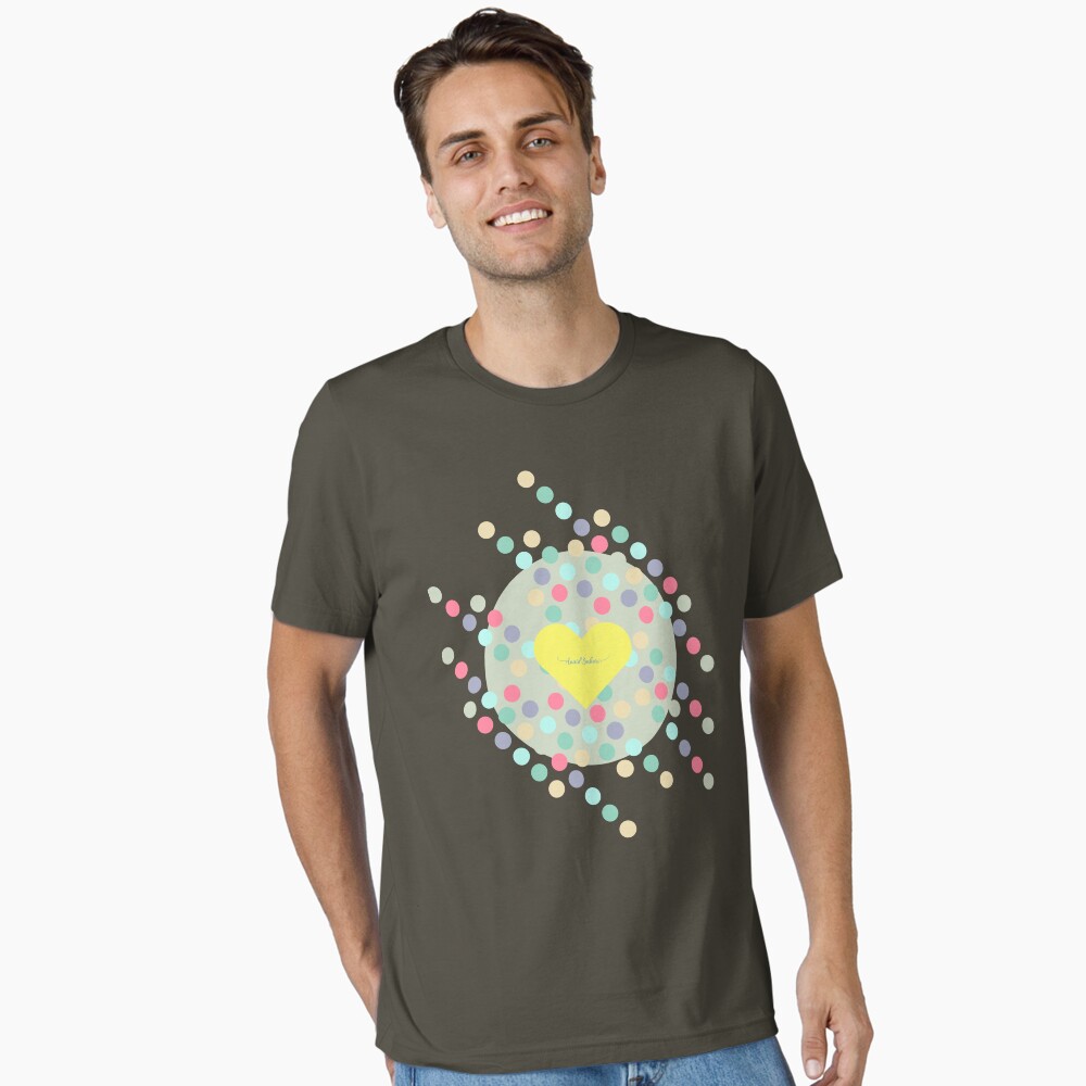 Vista previa del artículo con la obra «Camiseta esencial», diseñado y vendido por AnaidZahori.