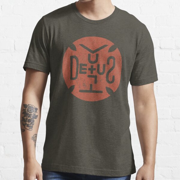 Deus Vult Shield Essential T-Shirt