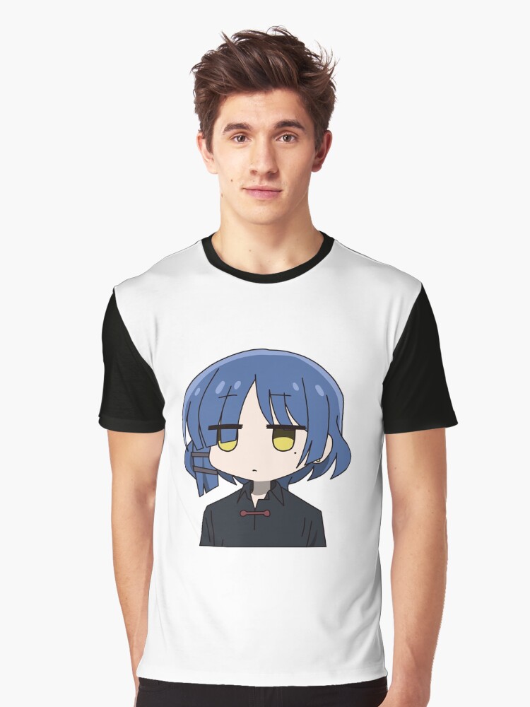 Aperçu 1 sur 5. T-shirt graphique avec l'œuvre Mignon Ryo Yamada créée et vendue par Semzig.