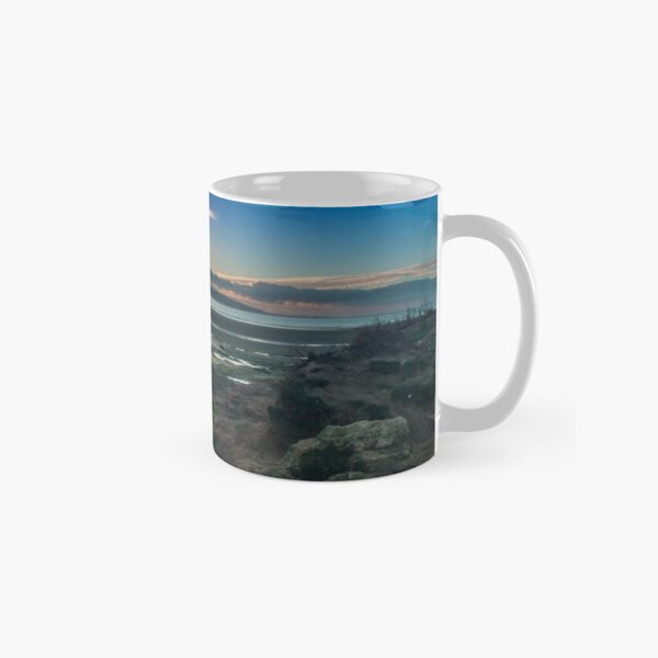 https://ih1.redbubble.net/image.452752589.1401/mug,standard,x334,right-pad,600x600,f8f8f8.u1.jpg