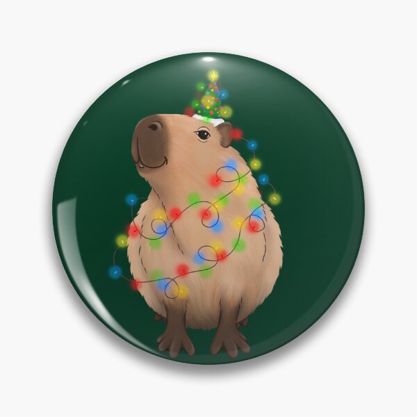 Artikelvorschau, Weihnachtscapybara mit Lichterketten und einem Hut entworfen und verkauft von ILLUSTRATED TAILS.