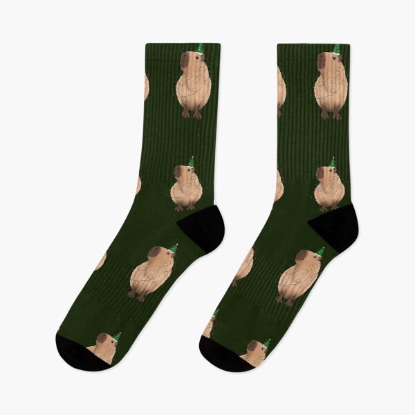 Artikelvorschau, Weihnachtsbeleuchtung Capybara mit Lichterketten und einem Baumhut entworfen und verkauft von ILLUSTRATED TAILS.