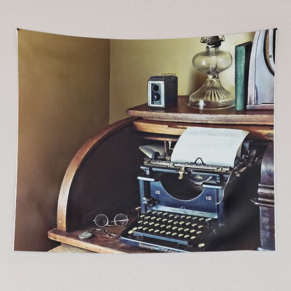 Artikelvorschau, Jahrgang 1920 Schreibmaschine im Home Office entworfen und verkauft von Susan Savad.
