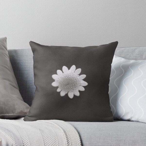 Item preview, Pequeña pequeña flor designed and sold by Janet Botes.