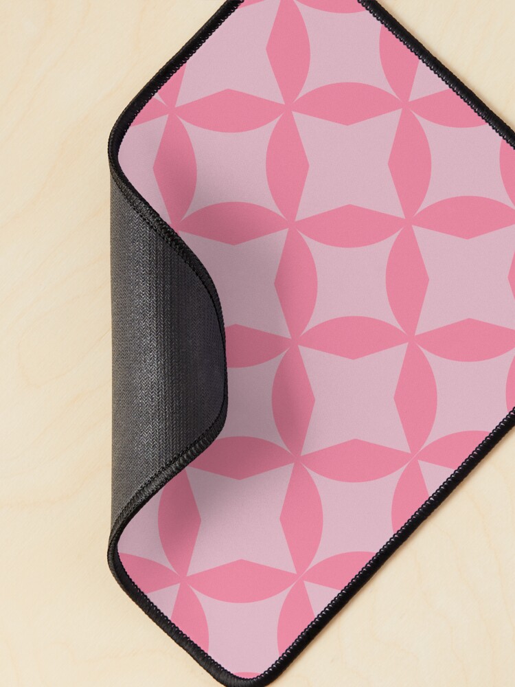 Imagen 2 de 5, Alfombrilla de ratón con la obra Geometric Rosa, diseñada y vendida por AnaidZahori.