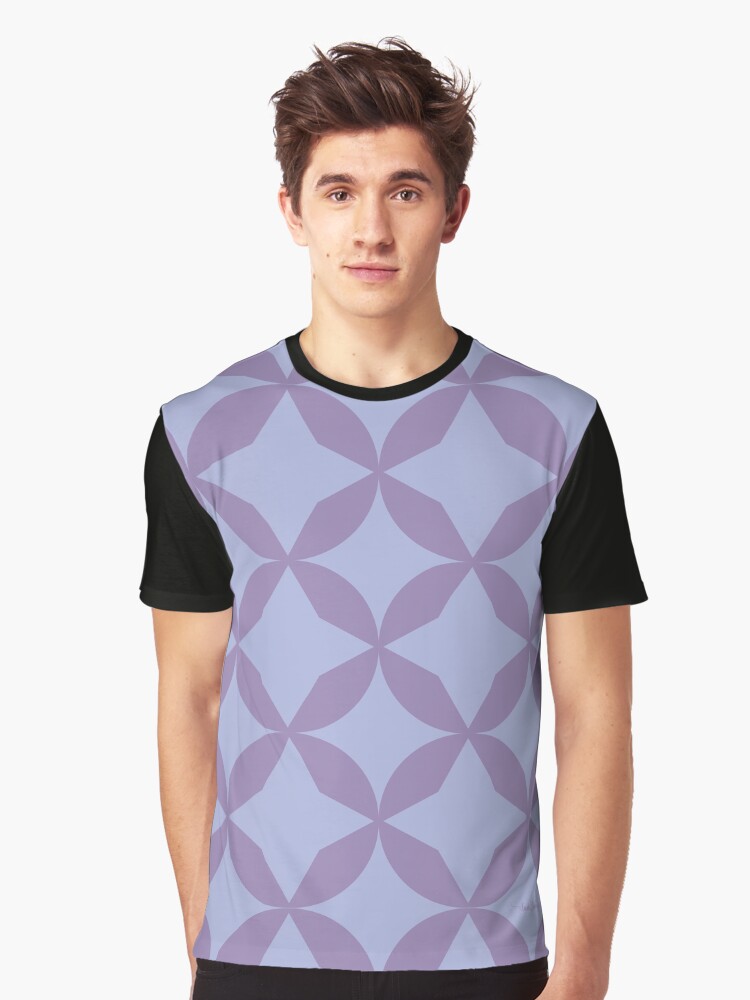Imagen 1 de 5, Camiseta gráfica con la obra Geometric Lila, diseñada y vendida por AnaidZahori.