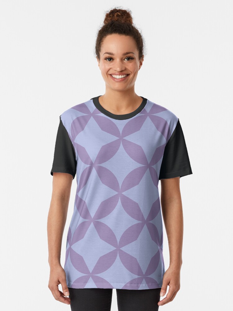 Imagen 2 de 5, Camiseta gráfica con la obra Geometric Lila, diseñada y vendida por AnaidZahori.