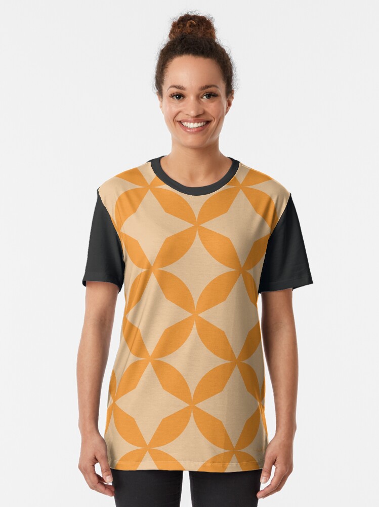 Imagen 2 de 5, Camiseta gráfica con la obra Geometric naranja, diseñada y vendida por AnaidZahori.