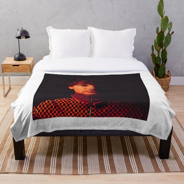 walls - louis tomlinson Throw Blanket by arttbyvalchu