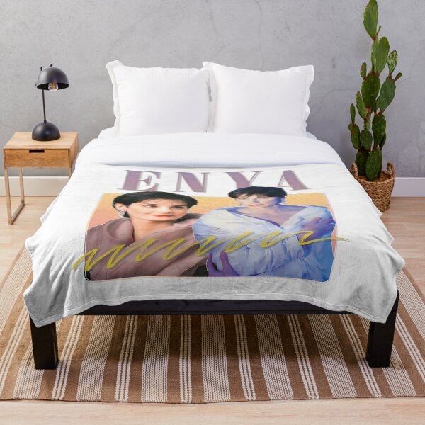 Artikelvorschau, Enya 90s Aesthetic  entworfen und verkauft von AestheticNow.