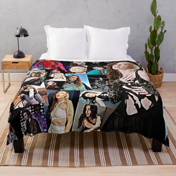 hot cari fletcher Throw Blanket