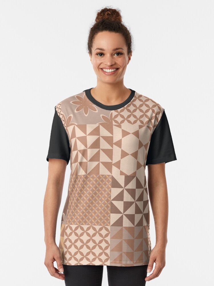 Imagen 2 de 5, Camiseta gráfica con la obra Geometric tierra, diseñada y vendida por AnaidZahori.