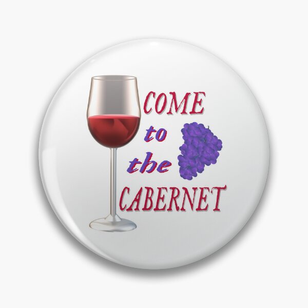 Artikelvorschau, Kommen Sie zum Cabernet. Glas Cabernet Sauvignon Rotwein mit lila schwarzen Trauben. (Weißer Hintergrund) entworfen und verkauft von ArtByLM.