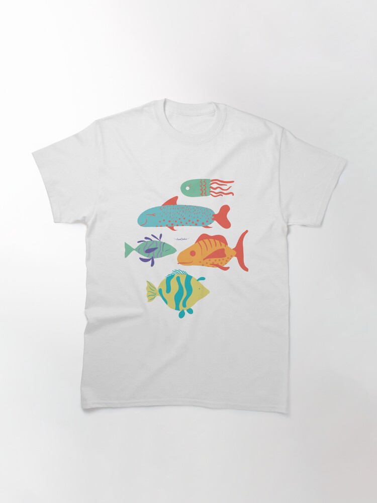 Imagen 3 de 7, Camiseta clásica con la obra Peces de coloridos, diseñada y vendida por AnaidZahori.