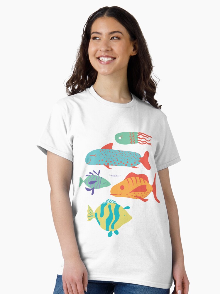 Imagen 1 de 7, Camiseta clásica con la obra Peces de coloridos, diseñada y vendida por AnaidZahori.