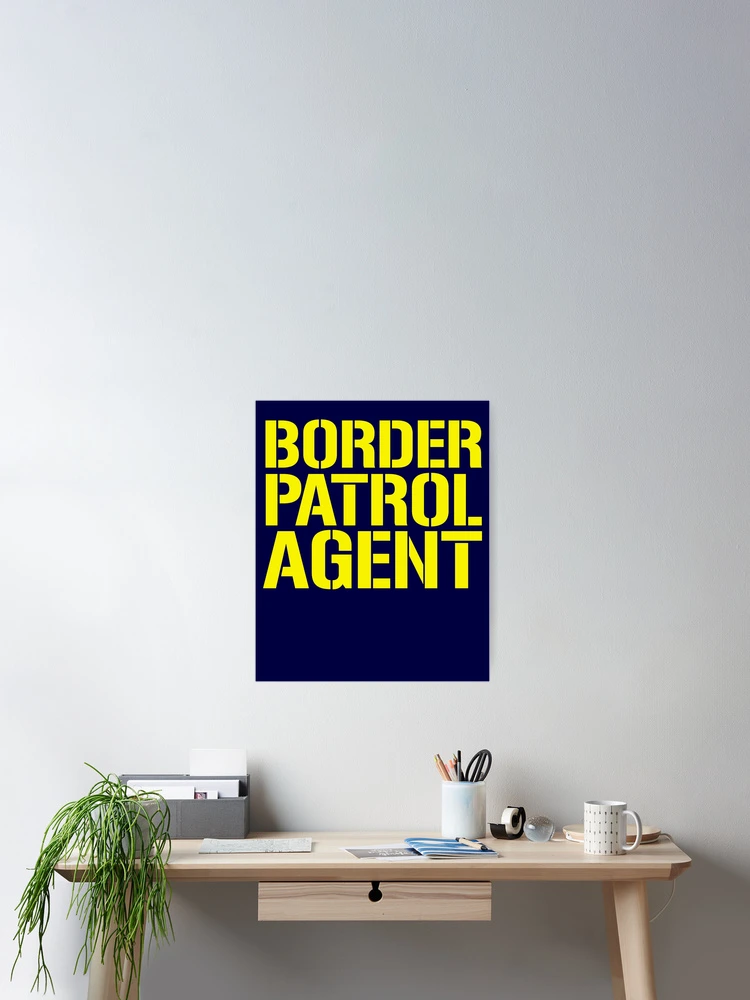 Aperçu 2 sur 3. Poster avec l'œuvre Border Patrol Federal Agent Halloween Costume Border Patrol Gear créée et vendue par DynamicDesign.