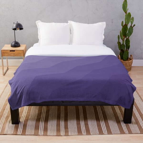 Aperçu de l'œuvre Lignes diagonales violettes en zigzag - Motif minimaliste subtil créée et vendue par sunsetgraphics.