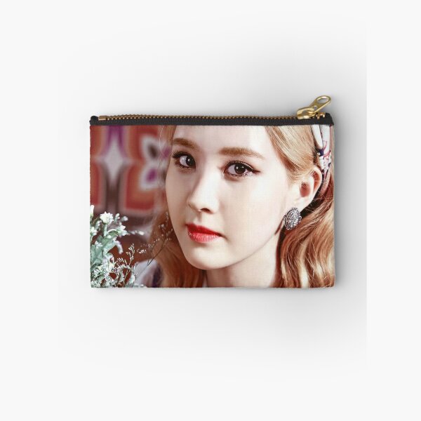 Aperçu de l'œuvre FILLES GENERATION LION COEUR SEOHYUN créée et vendue par SNSDEMPORIUM.